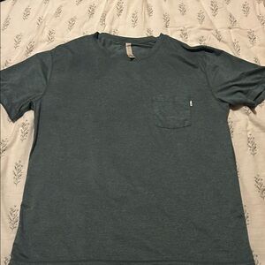 Vuori Men's Short Sleeve Pocket Tee in Teal Green